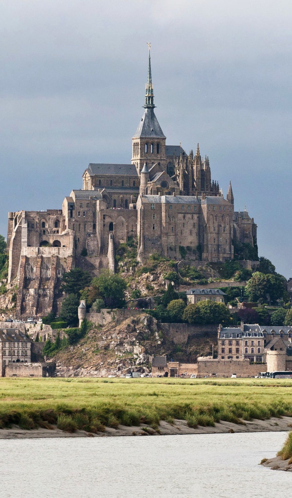 Замок на скале в Бретань, Франция