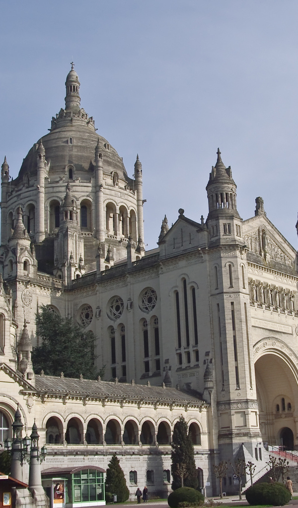 Собор в Нормандии, Франция