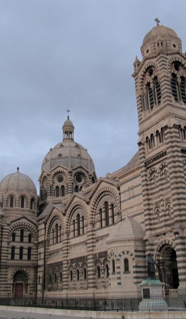 Собор в городе Марсель, Франция