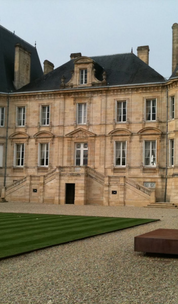 Замок в Бордо, Франция