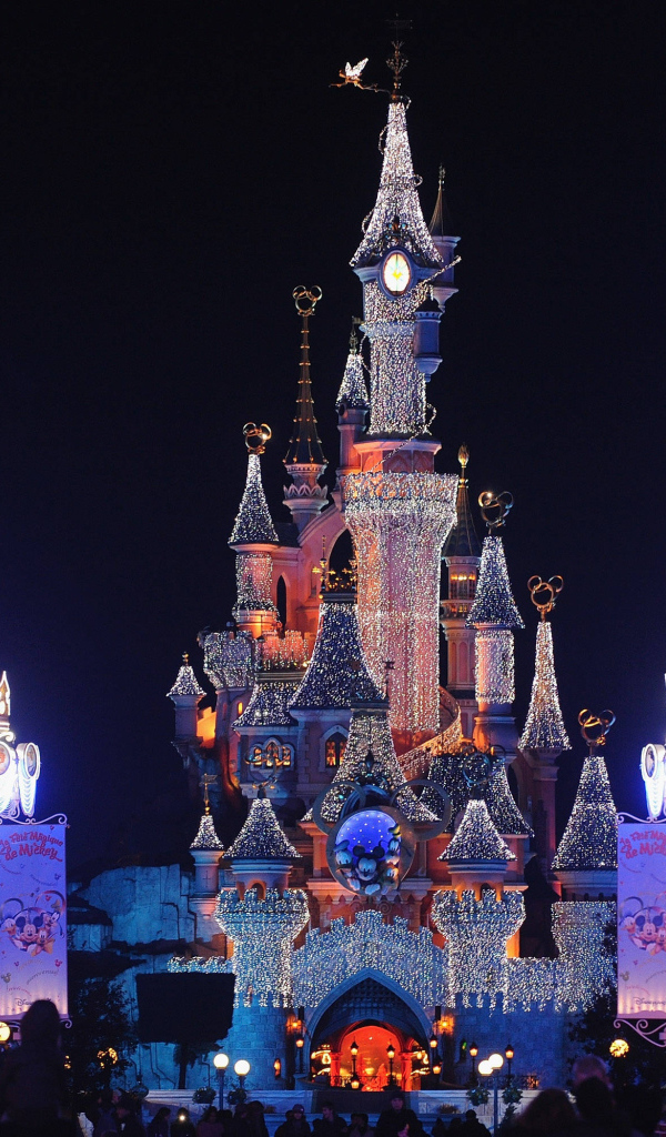 Рождество в Диснейленде, Франция
