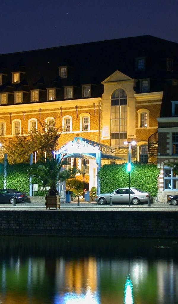 Набережная в городе Лилль, Франция