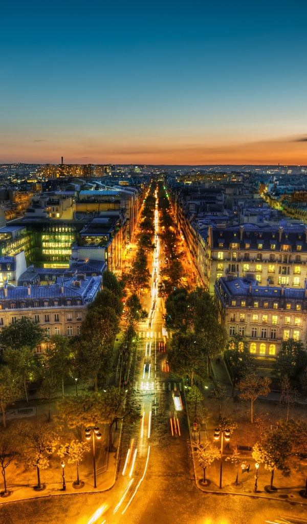 Вечернее сияние в Париже, Франция
