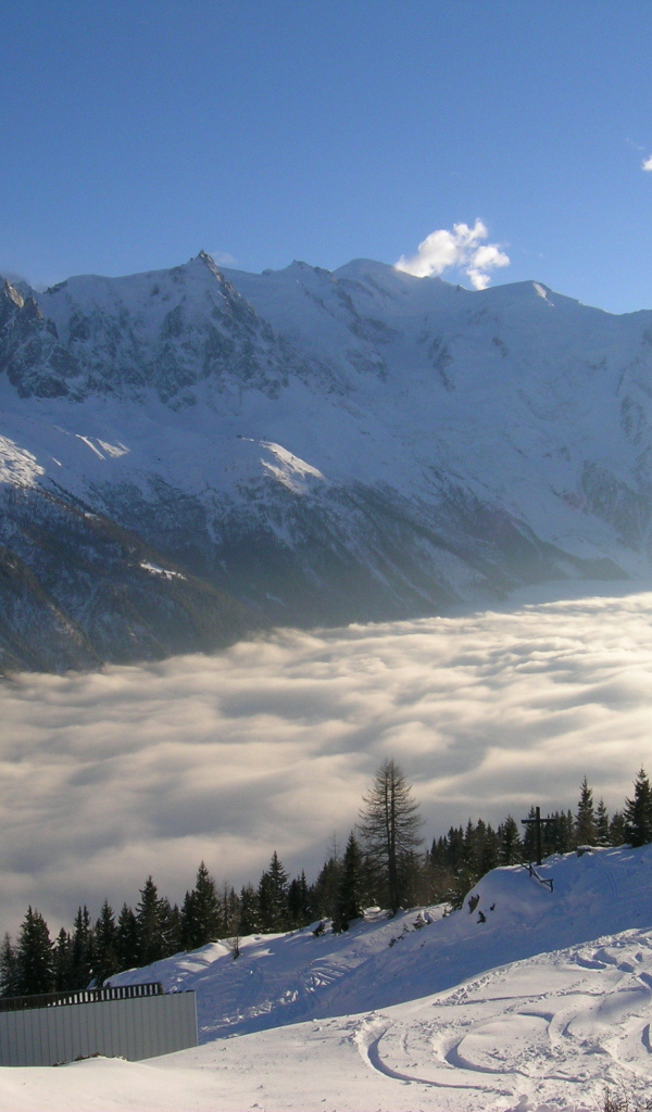 Туман на курорте Шамони, Франция