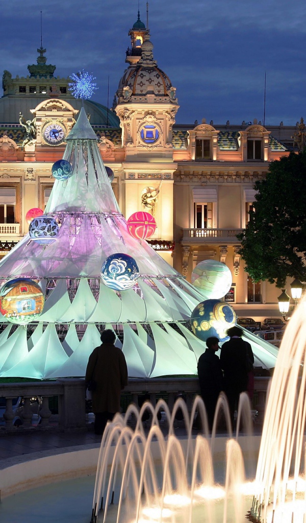 Фонтан в Монако