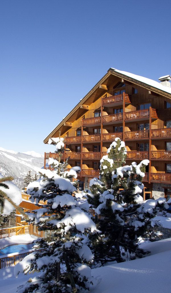 Гостиница на горнолыжном курорте Мерибель, Франция