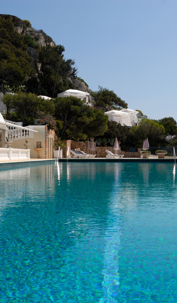 Бассейн в отеле на курорте Сен-Жан-Кап-Ферра, Франция