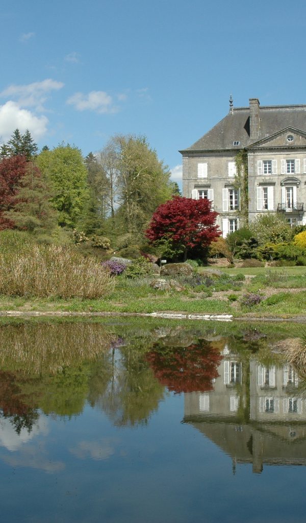 Дом у озера в Бретань, Франция