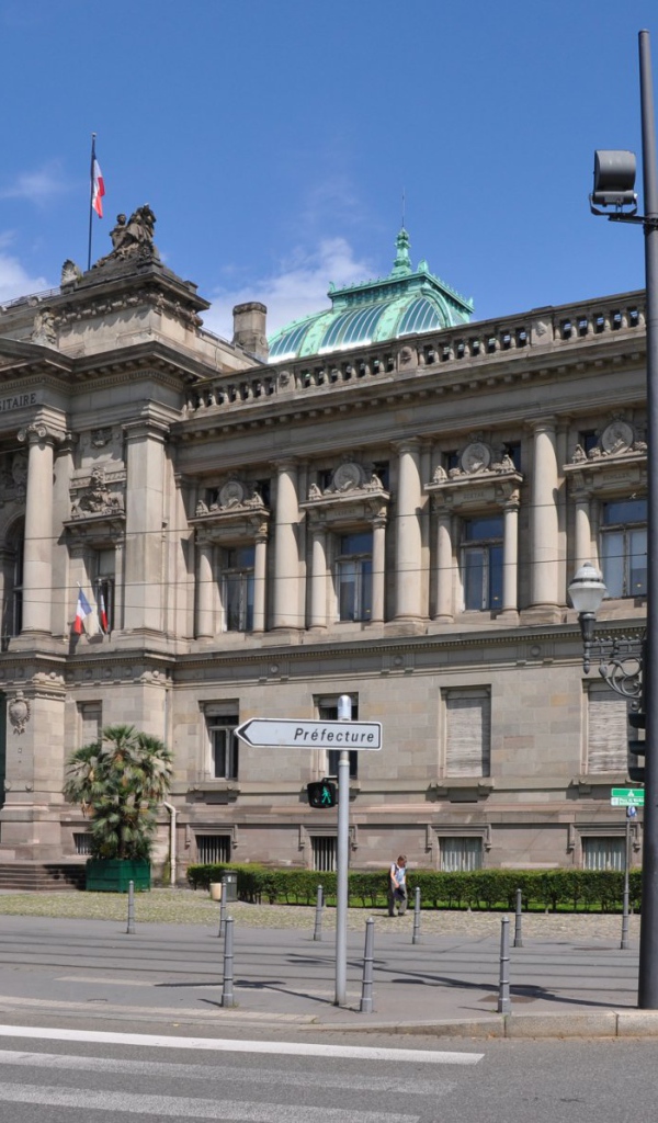 Библиотека в городе Страсбург, Франция