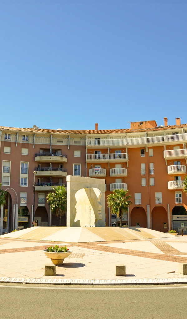 Роскошный отель на курорте Порт Де Фрежюс, Франция