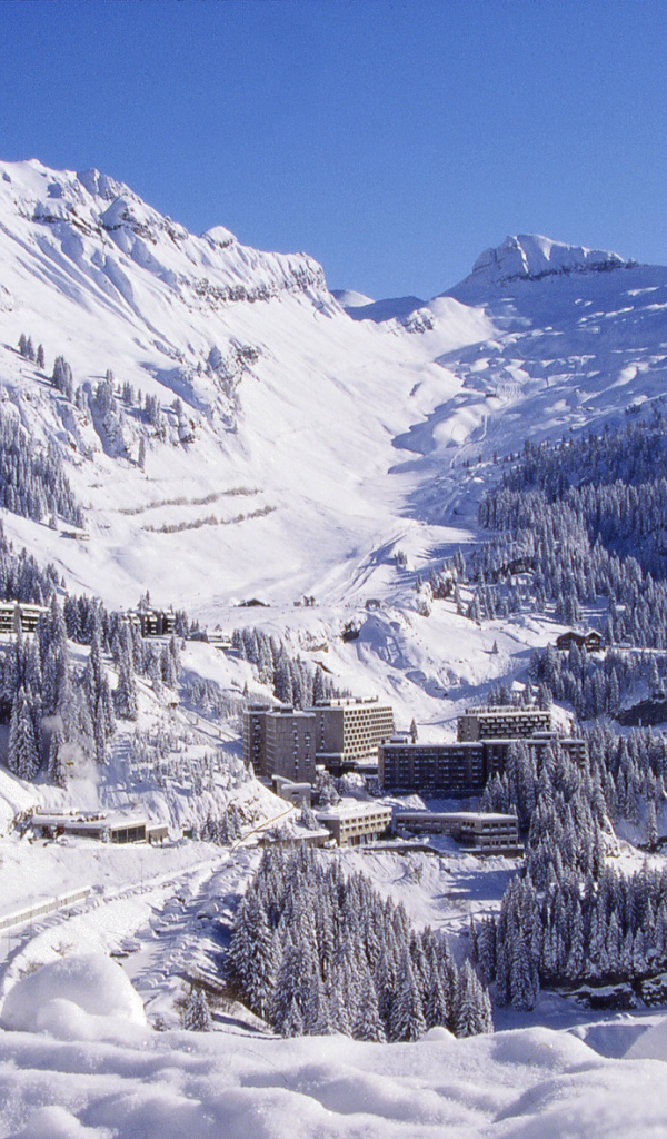 Горная долина на горнолыжном курорте Самоен, Франция