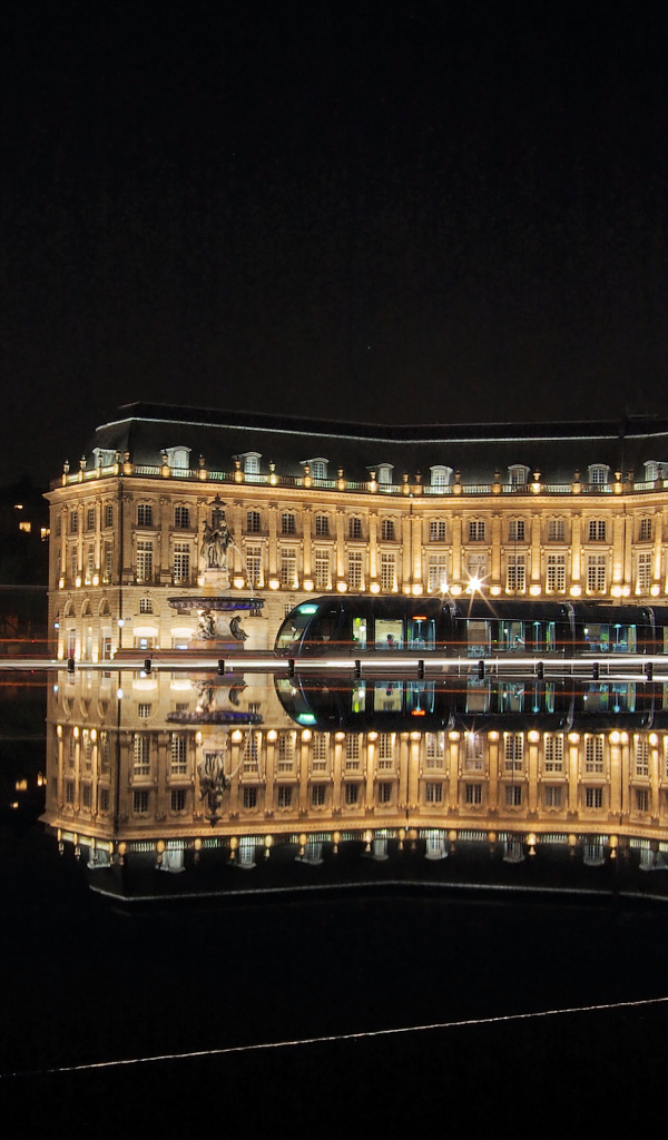 Ночное сияние в Бордо, Франция