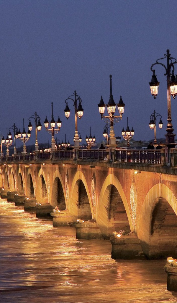 Ночной мост в Бордо, Франция