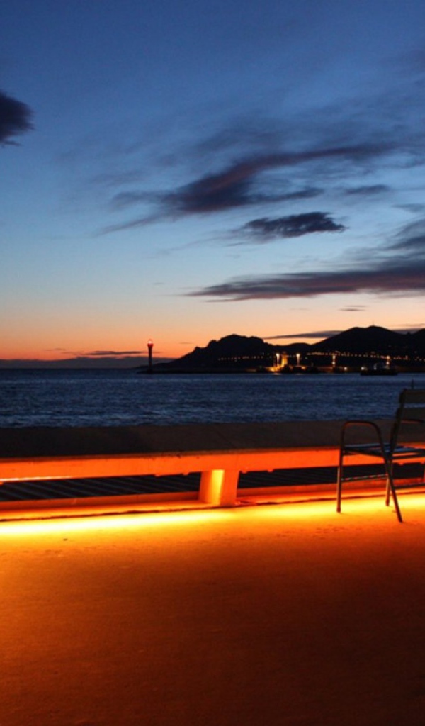 Ночь в Каннах, Франция