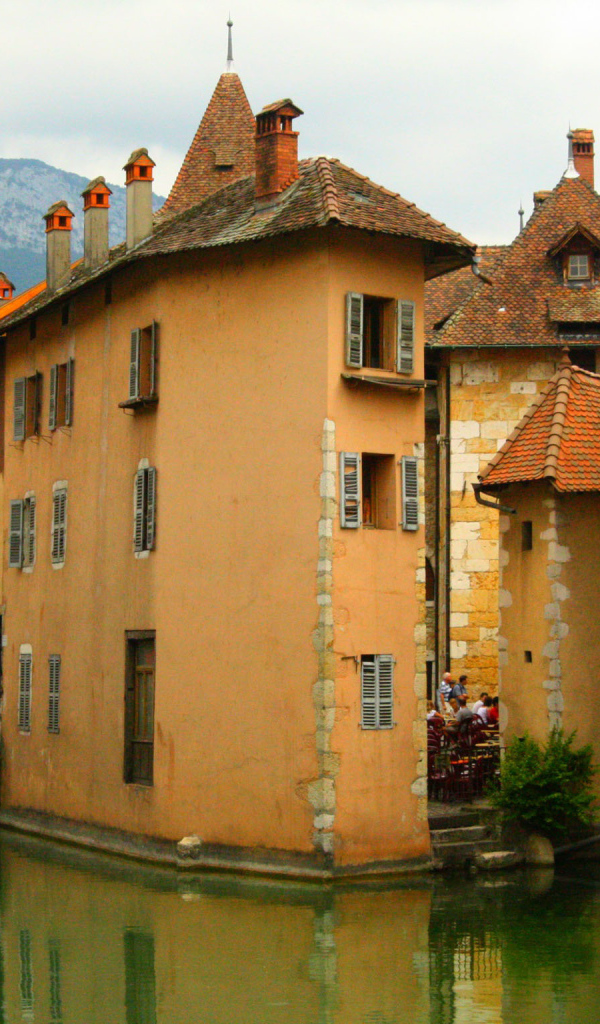 Старинные дома в городе Аннеси, Франция