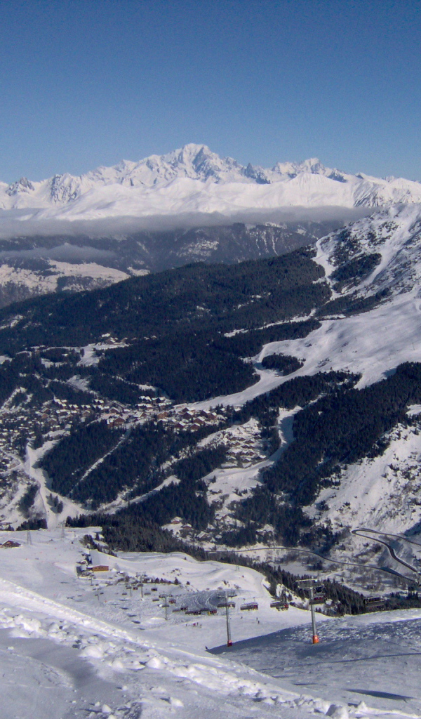 Панорама на горнолыжном курорте Мерибель, Франция