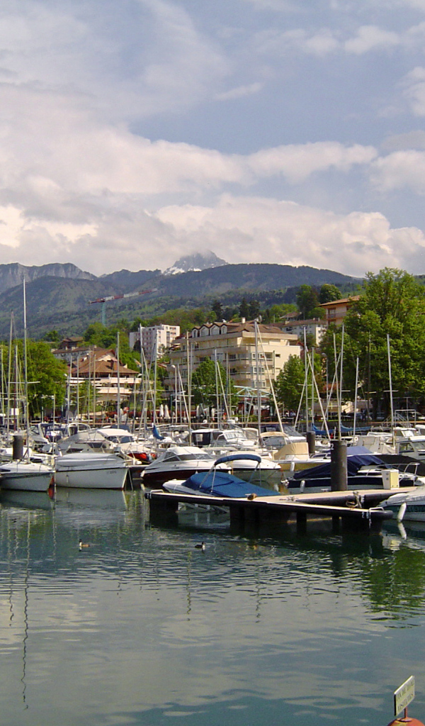 Порт на курорте Эвиан, Франция