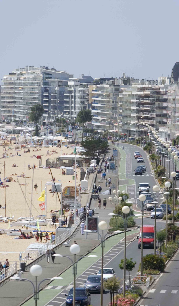 Набережная на курорте Ла Боль, Франция