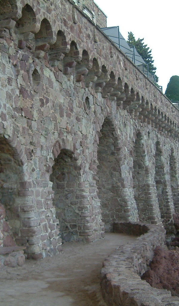 Набережная на курорте Манделье ля Напуль, Франция