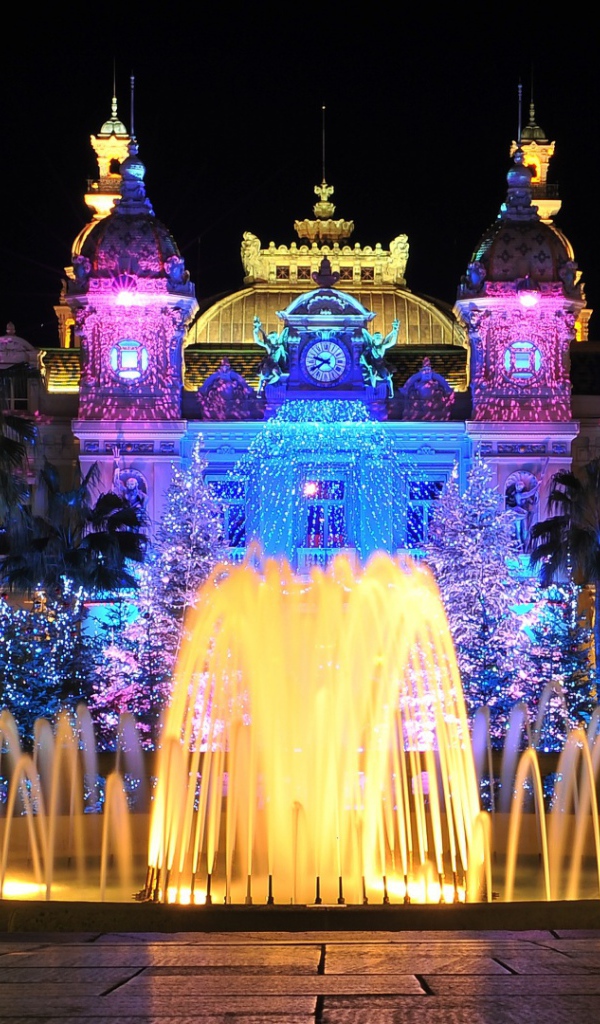 Сияющий фонтан в Монте-Карло, Франция