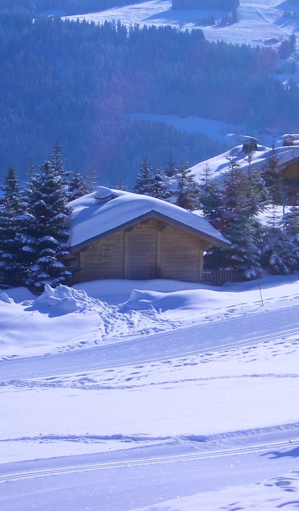 Катание на лыжах на горнолыжном курорте Межев, Франция