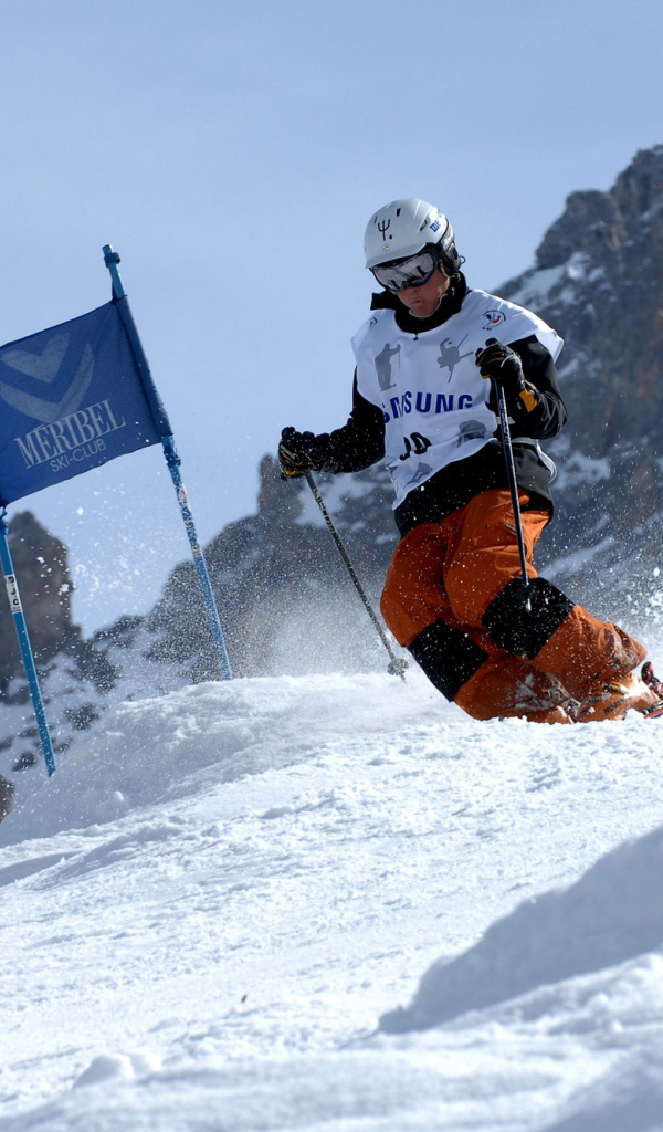 Катание на лыжах на горнолыжном курорте Мерибель, Франция