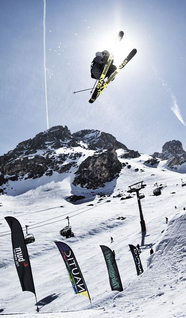 Катание на лыжах на горнолыжном курорте Тинь, Франция