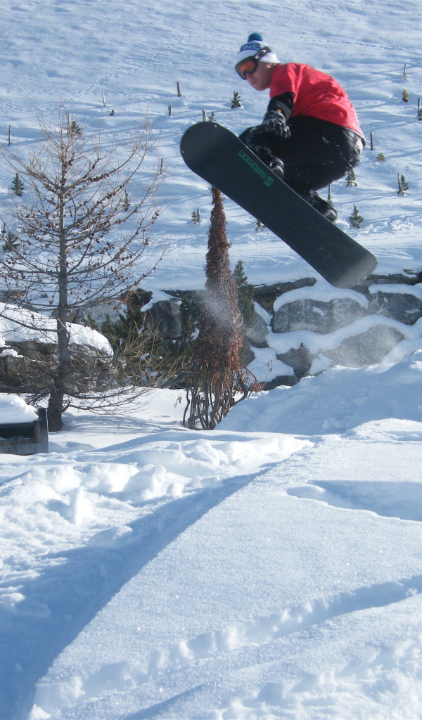 Катание на сноуборде на горнолыжном курорте Тинь, Франция