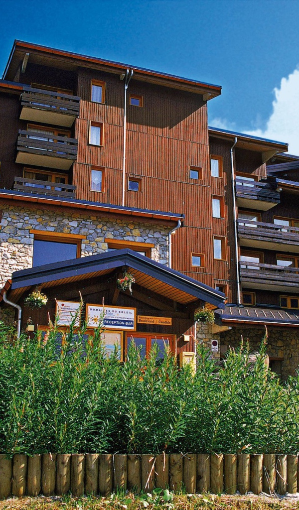 Летний пейзаж на горнолыжном курорте Мерибель, Франция