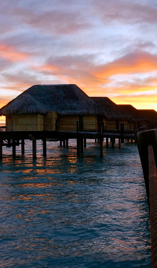Закат во Французской Полинезии