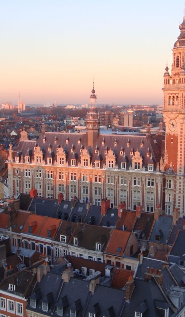 Закат в городе Лилль, Франция