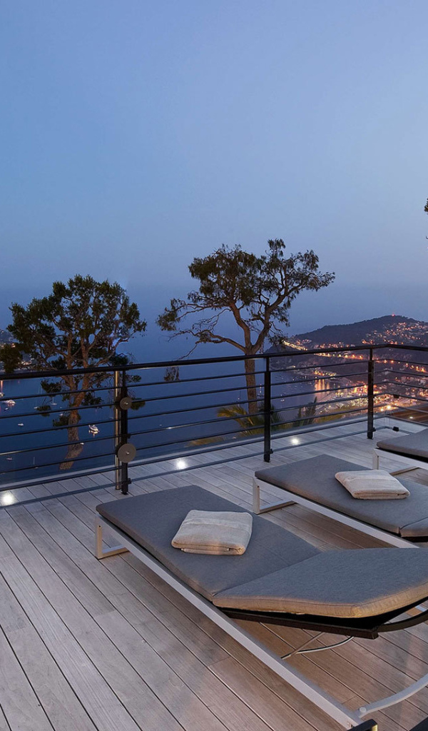 Терраса на Лазурном берегу, Франция