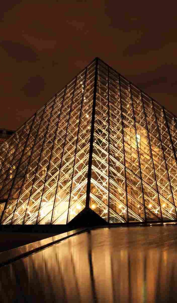 Лувр в Париже, Франция