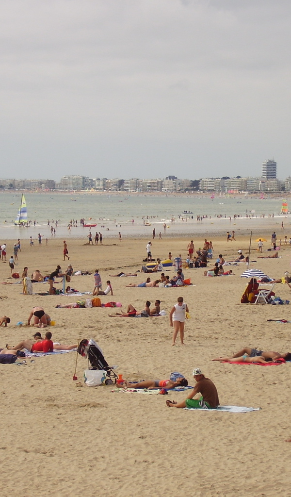 Пляж на курорте Ла Боль, Франция