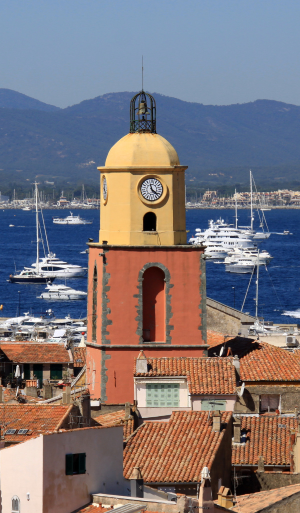 Башня с часами на курорте Сен-Тропе, Франция