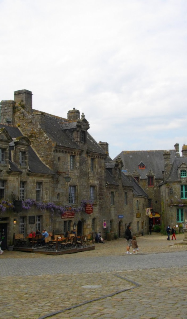 Городская площадь в Бретань, Франция