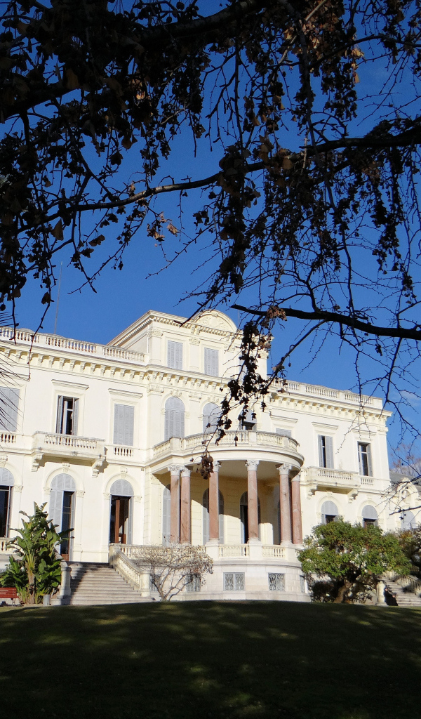 Вилла в Каннах, Франция