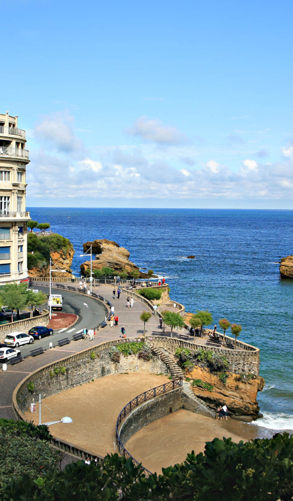 Отель на набережной на курорте Биарриц, Франция