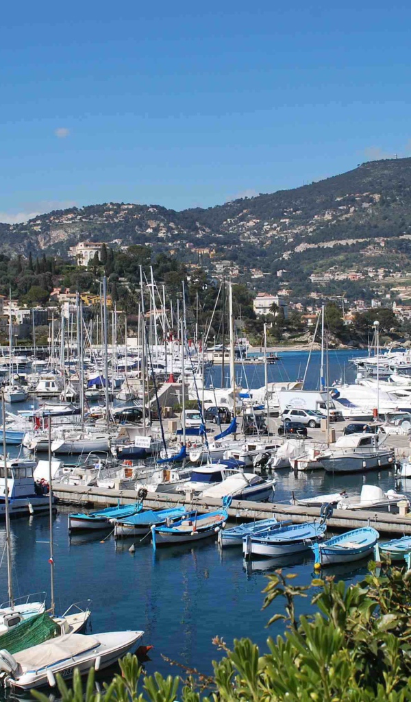 Яхты в порту на курорте Сен-Жан-Кап-Ферра, Франция