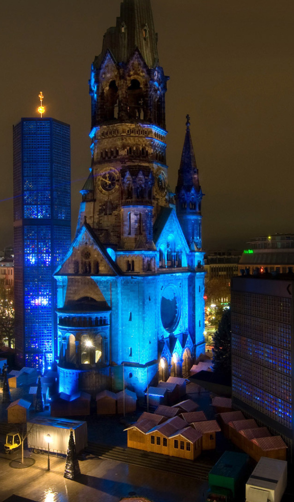 Ночной собор в Берлине