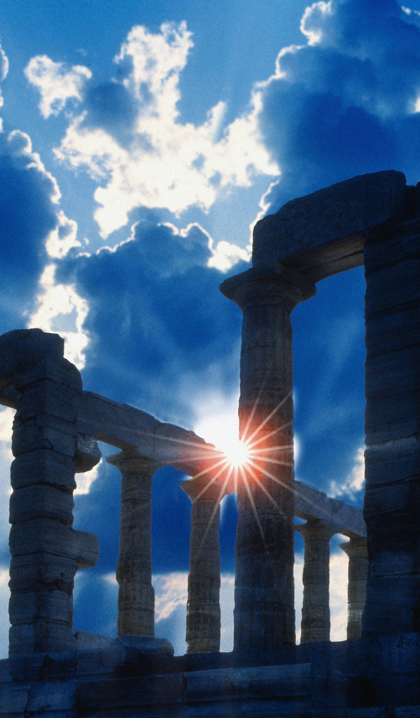 Древний храм в Афинах