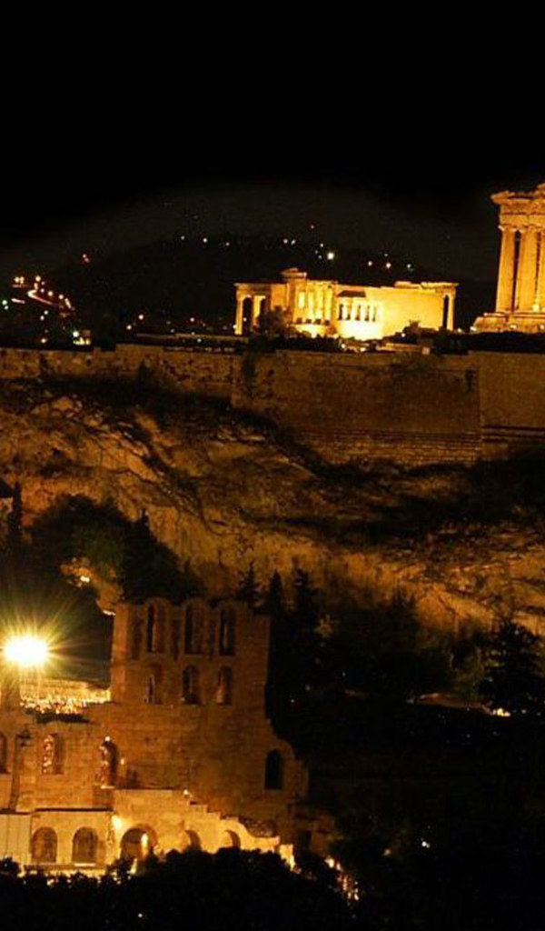 Вид на ночной Акрополь в Афинах