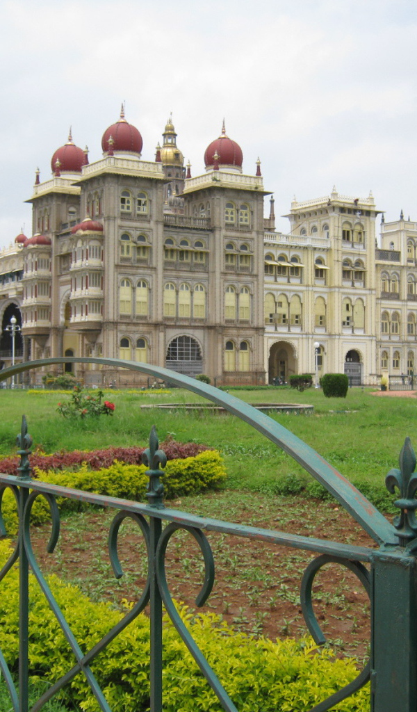 Красивое здание в Бангалоре