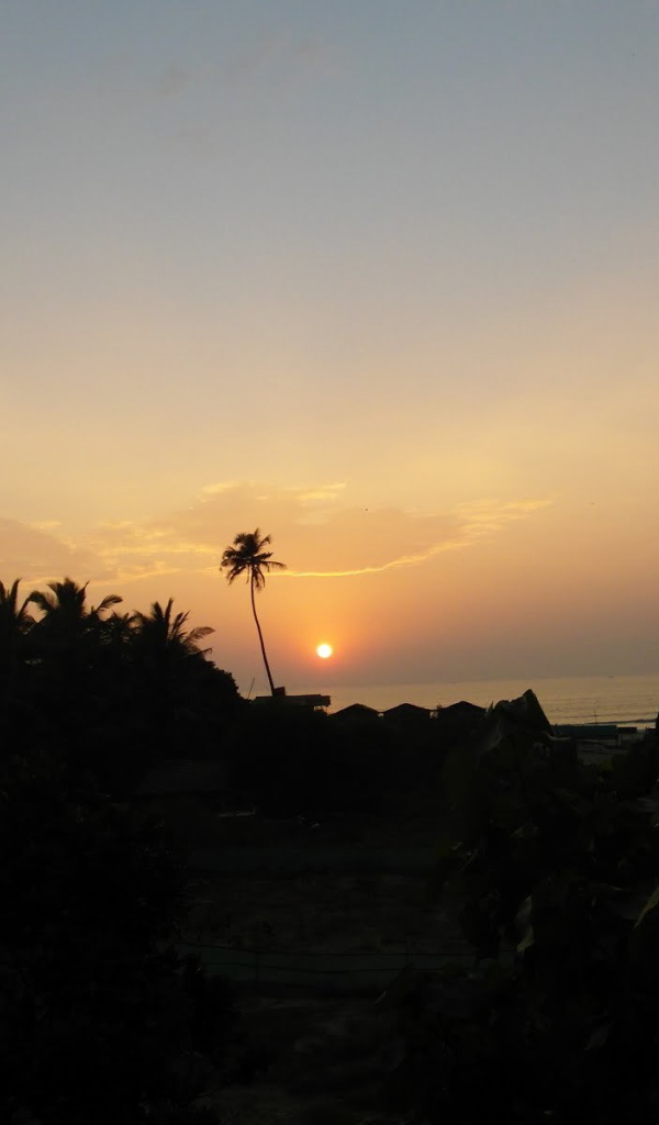 Красивый закат в Арамболе