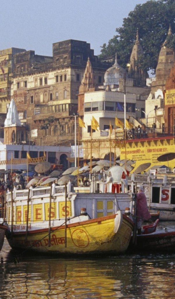 Лодки в городе Варанаси