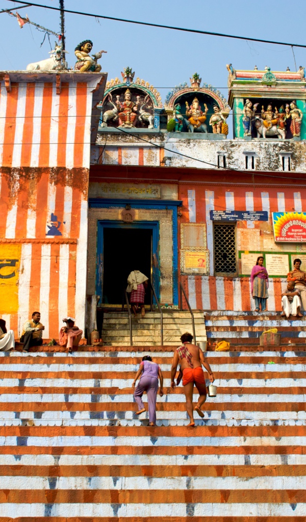 Красочные улицы в Варанаси