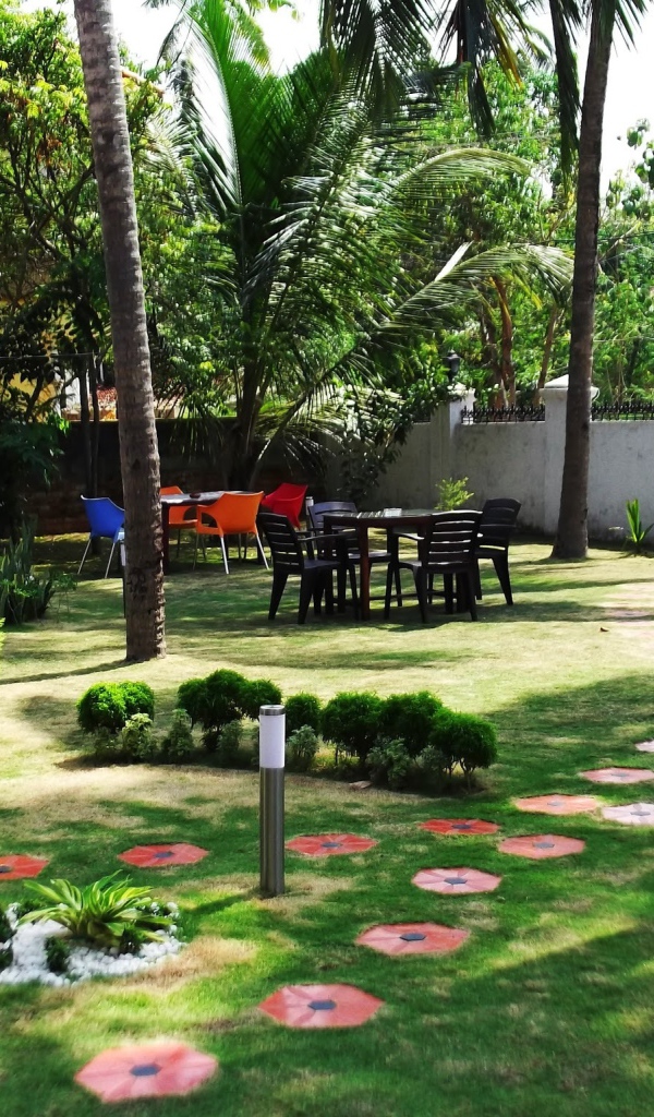 Сад в Варкале