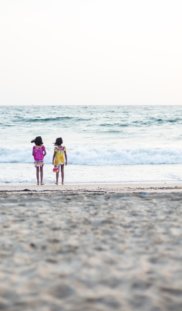 Девочки на пляже в Гоа