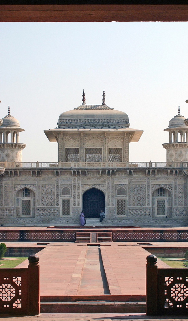 Памятник Итимад-Уд-Даула в Агре