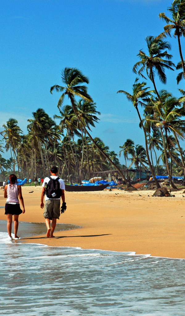 Отдых на пляже в Анджуне